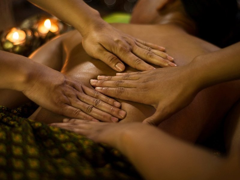 Four Hand Massage